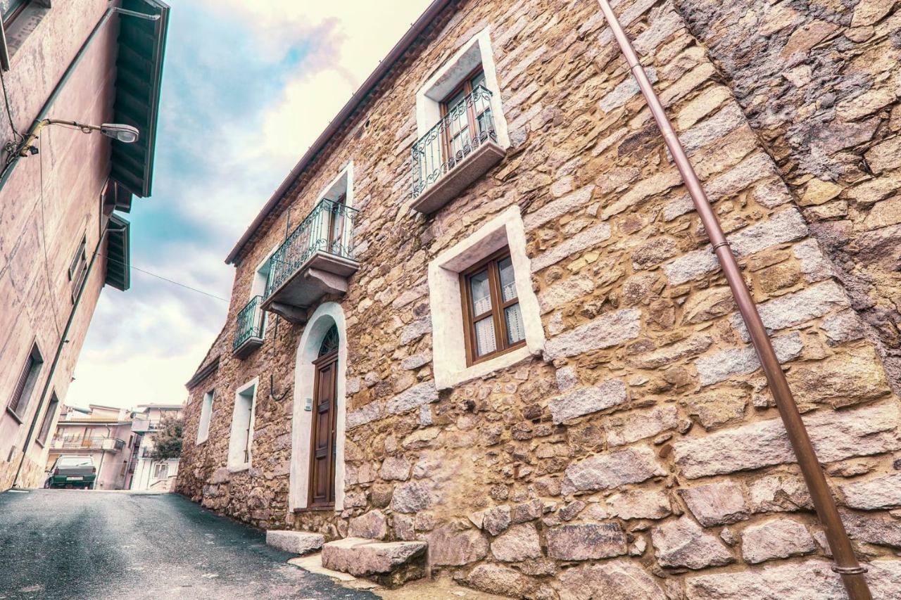 Casa Masini Bed & Breakfast Fonni Eksteriør bilde